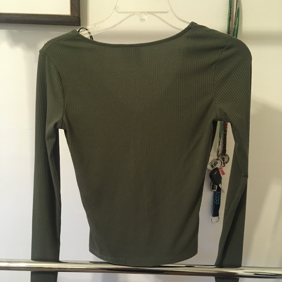 Crop top (long sleeve) - Picture 2 of 3